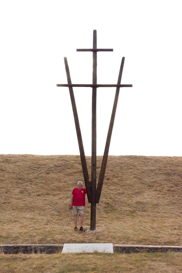 Gérard Laussel, concepteur de la croix